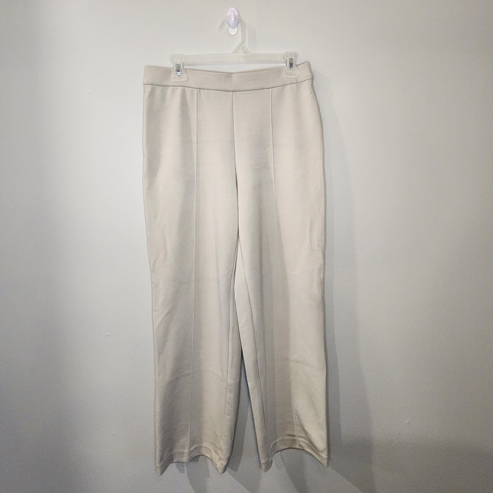 Uniqlo Matching Set Top and Bottom - Picture 5 of 8